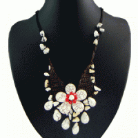 White Flower and Teardrops Necklace